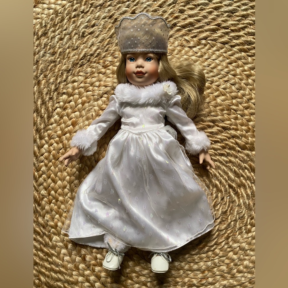Magic Attic Club Snow Queen Outfit. *Doll NOT included.